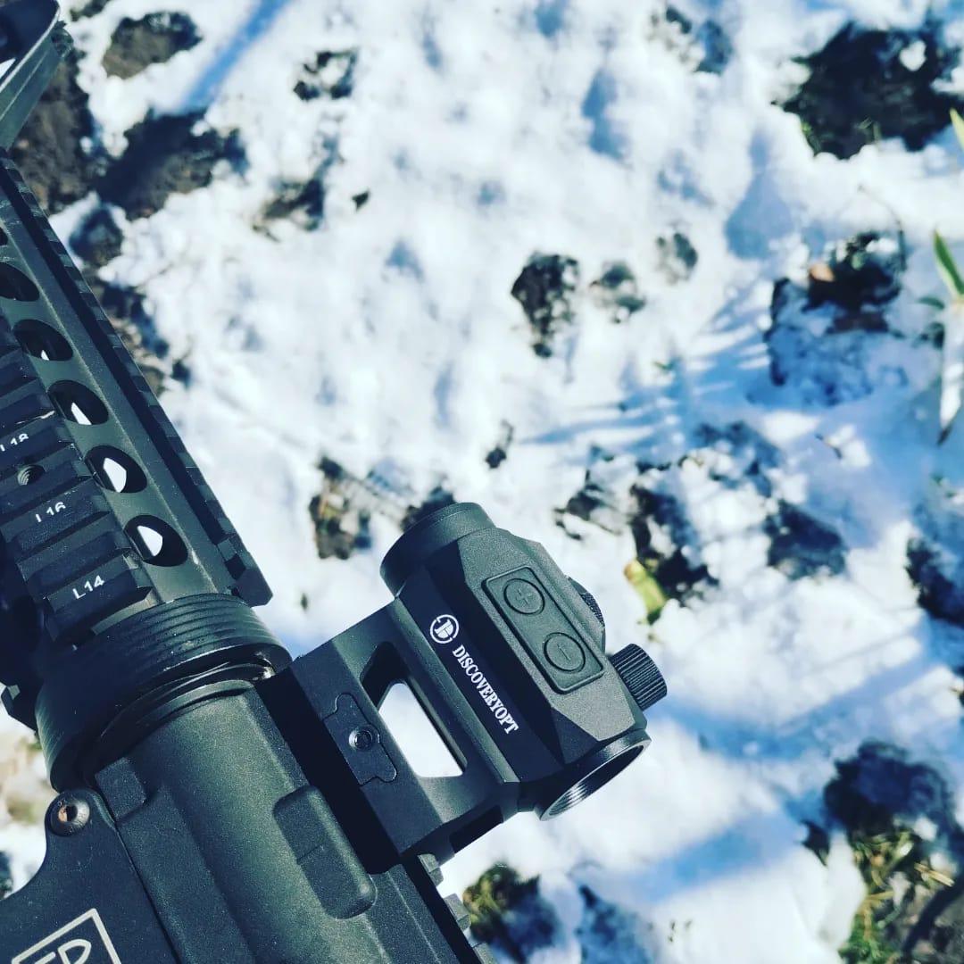 Супер компактен бързомерец Discovery Optics DMR04 - 2 MOA